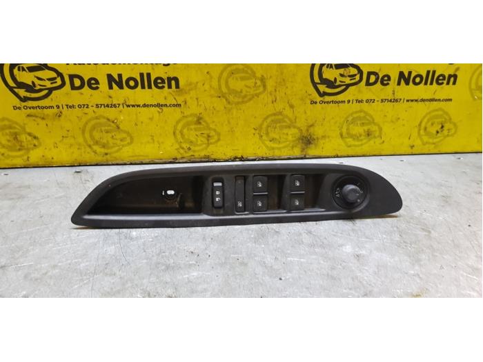 Usados Interruptor de ventanilla eléctrica Opel Mokka/Mokka X 1.7 CDTI 16V 4x2 Precio de solicitud ofrecido por autodemontage denollen