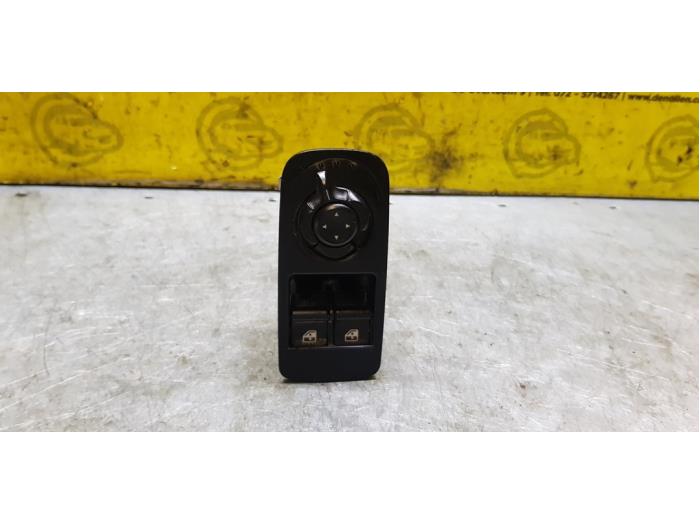 Usados Interruptor de ventanilla eléctrica Alfa Romeo MiTo (955) 0.9 TwinAir Precio € 42,35 IVA incluido ofrecido por autodemontage denollen