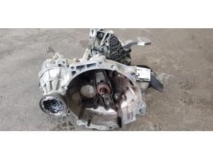 Usados Caja de cambios Volkswagen Scirocco (137/13AD) 1.4 TSI 160 16V Precio € 665,50 IVA incluido ofrecido por de Nollen autorecycling
