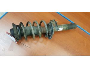Used Front shock absorber, right Volkswagen Touran (1T1/T2) 2.0 TDI 16V 140 Price € 54,45 Inclusive VAT offered by de Nollen autorecycling