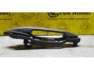 Used Rear door handle 4-door, right Mercedes ML I (163) 270 2.7 CDI 20V Price on request offered by de Nollen autorecycling