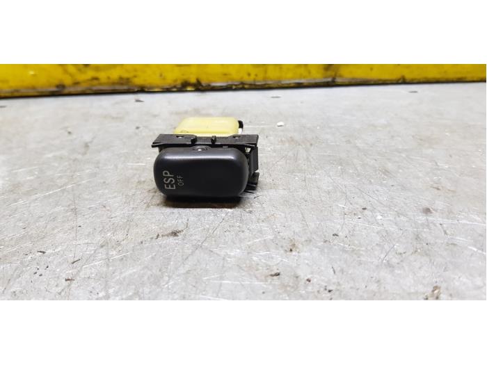 Usados Interruptor ESP Mercedes ML I (163) 270 2.7 CDI 20V Precio de solicitud ofrecido por autodemontage denollen