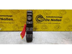 Used Electric window switch Hyundai i30 (PDEB5/PDEBB/PDEBD/PDEBE) 2.0 N Turbo 16V Performance Pack Price on request offered by de Nollen autorecycling
