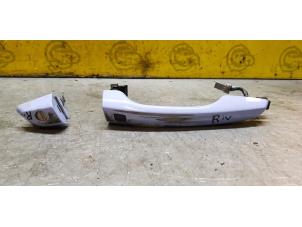 Used Front door handle 4-door, right Hyundai i30 (PDEB5/PDEBB/PDEBD/PDEBE) 2.0 N Turbo 16V Performance Pack Price on request offered by de Nollen autorecycling