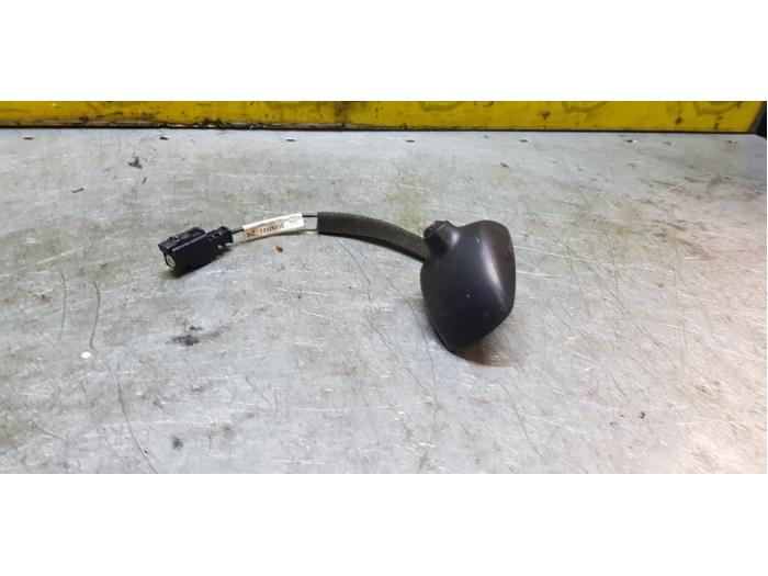 Używane Antena Chevrolet Aveo 1.3 D 16V Cena na żądanie oferowane przez autodemontage denollen