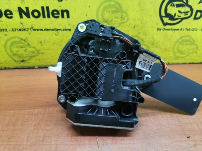 Tailgate lock mechanism Volkswagen Golf VIII 1.0 TSI 12V - NIEUW 