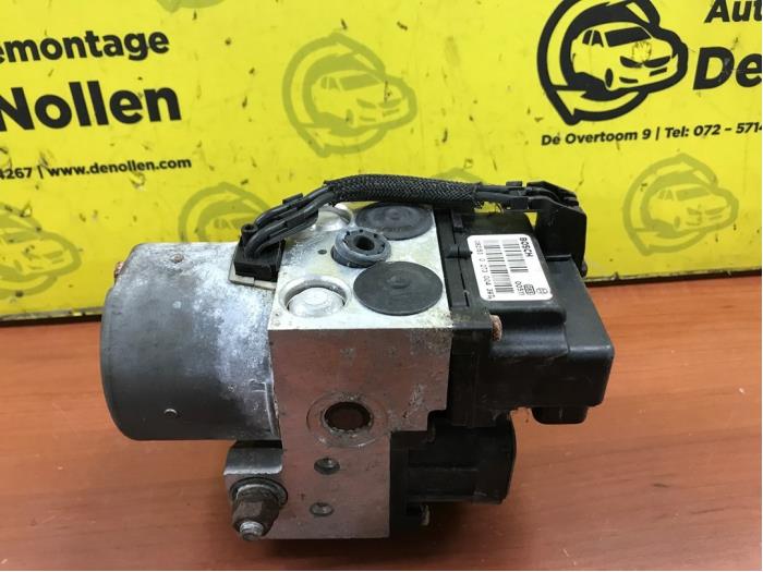 Begagnade ABS-pump Rover 75 2.0 V6 24V Classic Pris € 57,00 Marginaltabell erbjuds av autodemontage denollen