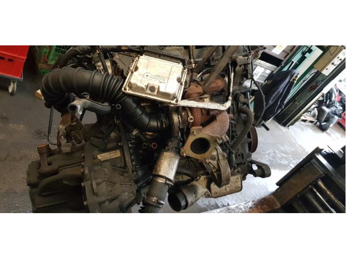 Engine from a Chrysler PT Cruiser 2.2 CRD 16V 2002