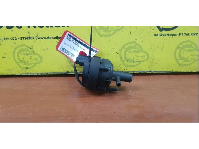 Additional water pump from a Mercedes-Benz E (W212) E-220 CDI 16V BlueEfficiency 2013