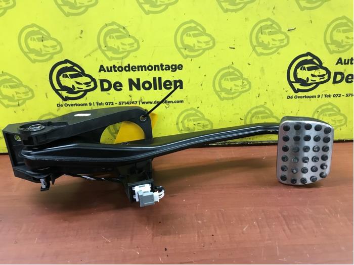 Używane Pedal hamulca Mercedes CLA (117.3) 2.0 CLA-45 AMG Turbo 16V Cena € 59,29 Z VAT oferowane przez autodemontage denollen