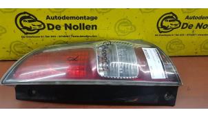 Usados Luz trasera derecha Daihatsu Sirion 2 (M3) 1.0 12V DVVT Precio € 35,00 Norma de margen ofrecido por de Nollen autorecycling