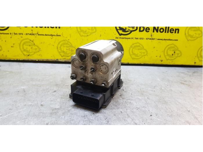 Begagnade ABS-pump Opel Vectra C Caravan 2.2 DIG 16V Pris € 28,00 Marginaltabell erbjuds av autodemontage denollen