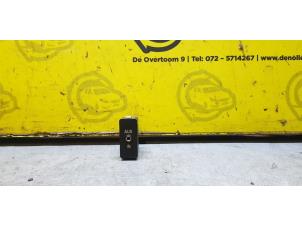 Used AUX / USB connection Mini Mini (R56) 1.4 16V One Price € 15,13 Inclusive VAT offered by de Nollen autorecycling
