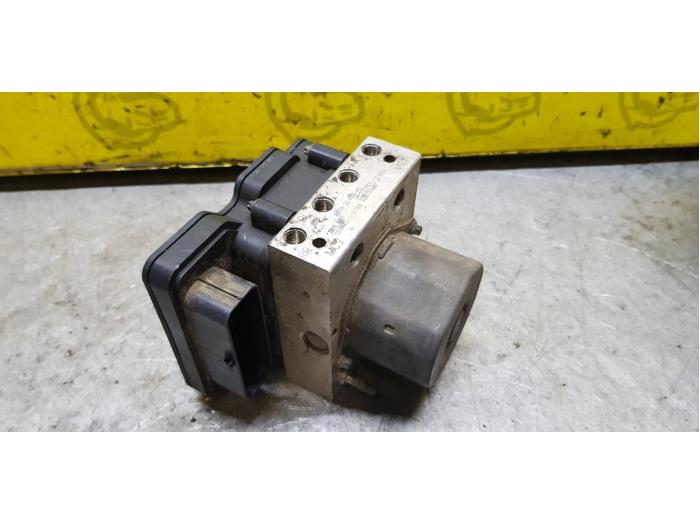 Usagé Pompe ABS Ford Ranger 3.2 TDCI 20V Prix sur demande proposé par autodemontage denollen