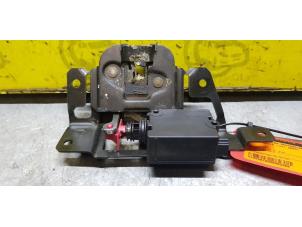 Used Tailgate lock mechanism BMW 3 serie Touring (E46/3) 318d 16V Price € 30,00 Margin scheme offered by de Nollen autorecycling