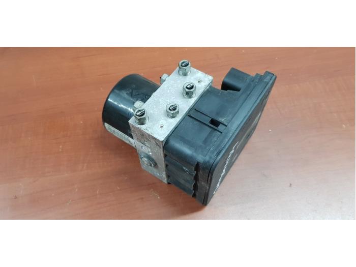 Begagnade ABS-pump Opel Astra H SW (L35) 1.9 CDTi 100 Pris € 71,00 Marginaltabell erbjuds av autodemontage denollen