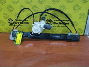 Używane Mechanizm szyby prawej przedniej wersja 4-drzwiowa Ford S-Max (GBW) 2.0 TDCi 16V 140 Cena € 50,00 Procedura marży oferowane przez de Nollen autorecycling