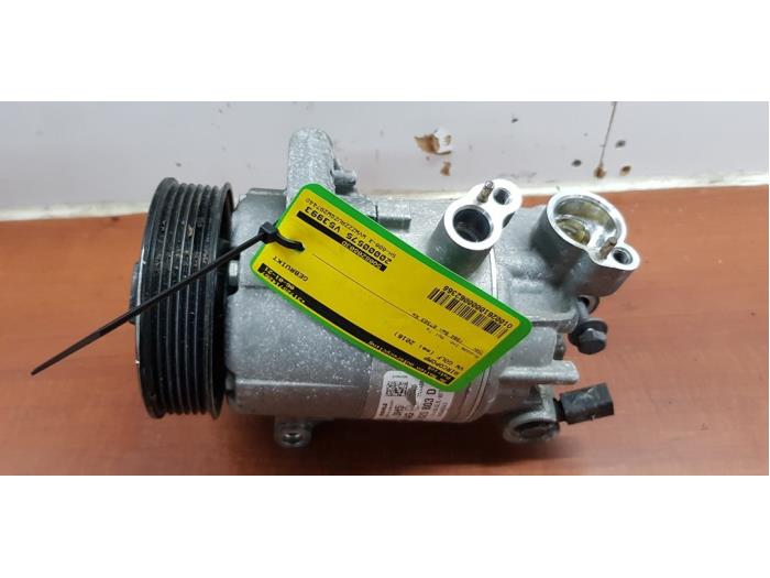 Usagé Compresseur de clim Volkswagen Golf VII (AUA) 2.0 GTI 16V Performance Package Prix € 151,25 Prix TTC proposé par autodemontage denollen