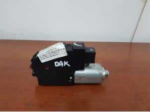 Used Sunroof motor Volvo V50 (MW) 2.0 D 16V Price € 50,00 Margin scheme offered by de Nollen autorecycling