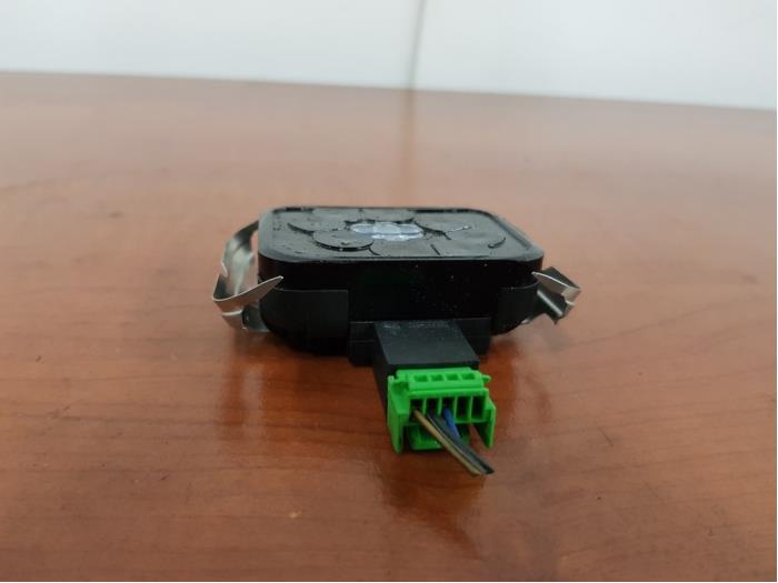 Begagnade Regnsensor Ford S-Max (GBW) 2.0 TDCi 16V 140 Pris € 15,00 Marginaltabell erbjuds av autodemontage denollen