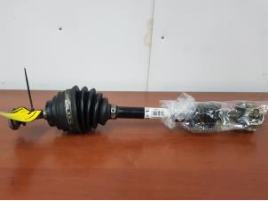 Used Front drive shaft, right BMW 3 serie (F30) 330d 3.0 24V Performance Power Kit Price € 151,25 Inclusive VAT offered by de Nollen autorecycling