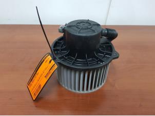 Usados Motor de ventilador de calefactor Hyundai Matrix Precio de solicitud ofrecido por de Nollen autorecycling