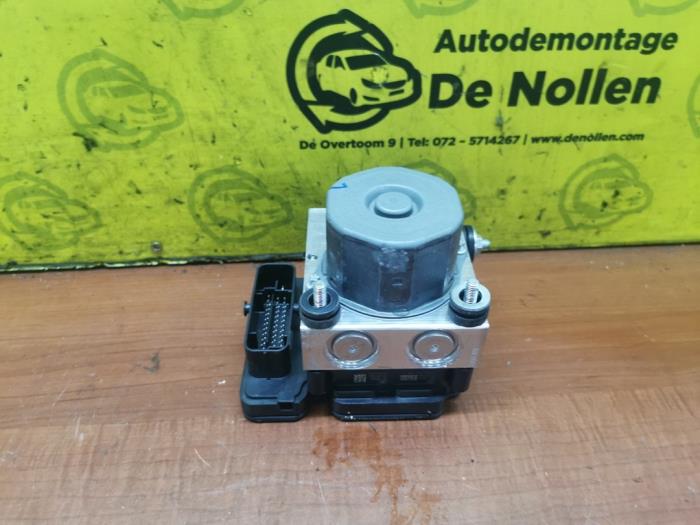 Usagé Bloc ABS Nissan Qashqai (J11) 1.6 DIG-T 163 16V Prix € 338,80 Prix TTC proposé par autodemontage denollen