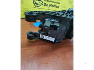 Used Clutch pedal Ford Fiesta 6 (JA8) 1.0 EcoBoost 12V 100 Price € 50,00 Margin scheme offered by de Nollen autorecycling