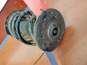 Used Front shock absorber, right Ford Mondeo IV 1.6 16V Price € 48,40 Inclusive VAT offered by de Nollen autorecycling
