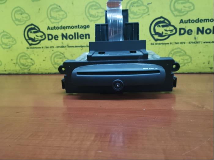 Używane Odtwarzacz CD Mini Mini (R56) 1.6 16V Cooper Cena € 150,00 Procedura marży oferowane przez autodemontage denollen