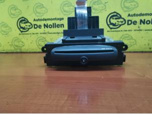 Usados Reproductor de CD Mini Mini (R56) 1.6 16V Cooper Precio € 150,00 Norma de margen ofrecido por de Nollen autorecycling