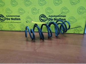 Używane Sprezyna skretna tyl Opel Agila (B) 1.2 16V Cena € 50,00 Procedura marży oferowane przez de Nollen autorecycling