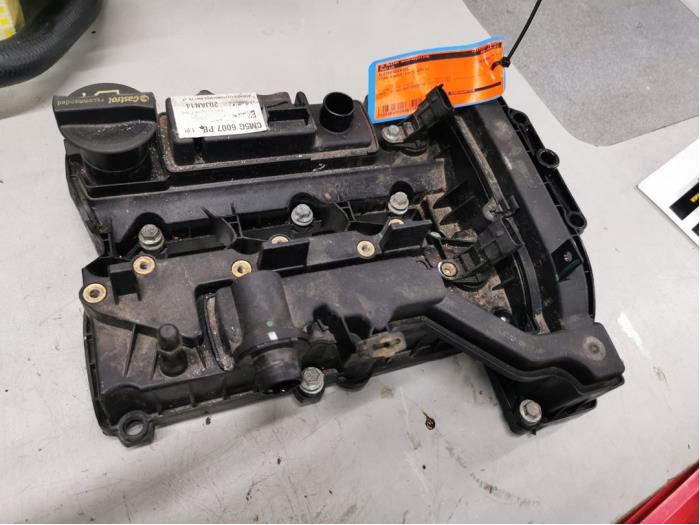 Usagé Couvercle soupapes Ford Focus 3 1.0 Ti-VCT EcoBoost 12V 100 Prix € 75,00 Règlement à la marge proposé par autodemontage denollen