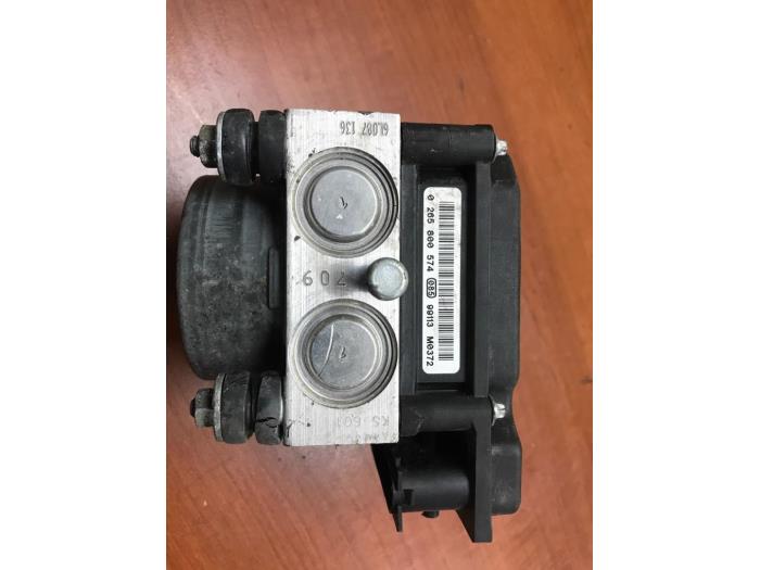 Używane Pompa ABS Nissan Micra (K12) 1.2 16V Cena na żądanie oferowane przez autodemontage denollen