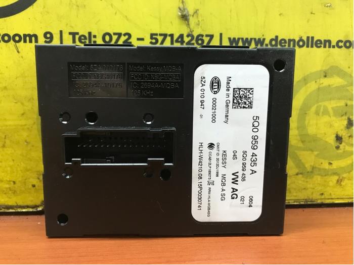 Używane Modul keyless vehicle Volkswagen Golf VII (AUA) 2.0 GTI 16V Cena € 35,00 Procedura marży oferowane przez autodemontage denollen