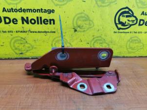 Used Bonnet Hinge Landrover Discovery Sport (LC) 2.0 TD4 180 16V Price € 48,40 Inclusive VAT offered by de Nollen autorecycling
