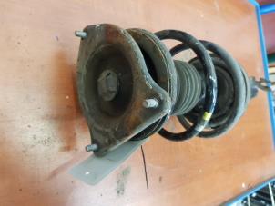 Used Fronts shock absorber, left Austin Mini Open (R52) 1.6 16V Cooper Price € 50,00 Margin scheme offered by de Nollen autorecycling
