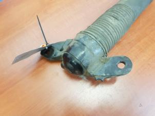 Used Rear shock absorber, right Landrover Discovery Sport (LC) 2.0 TD4 180 16V Price € 72,60 Inclusive VAT offered by de Nollen autorecycling