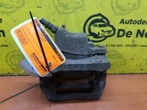 Used Front brake calliper, left Renault Twingo (C06) 1.2 Price € 30,00 Margin scheme offered by de Nollen autorecycling