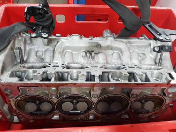 Tête de cylindre d'un Audi S3 (8V1/8VK) 2.0 T FSI 16V 2014