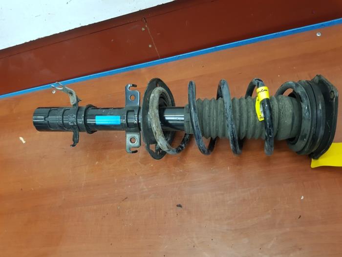 Front shock absorber, right from a Renault Kangoo Be Bop (KW) 1.5 dCi 105 FAP 2009