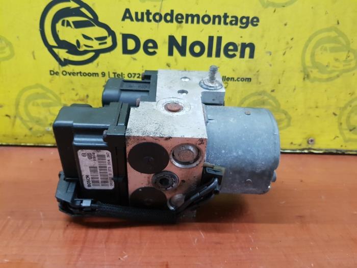 Używane Pompa ABS Rover 45 1.4 16V Cena € 71,00 Procedura marży oferowane przez autodemontage denollen