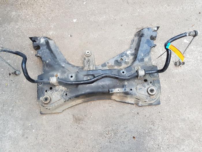 Usados Subchasis Nissan Micra (K12) 1.2 16V Precio € 125,00 Norma de margen ofrecido por autodemontage denollen