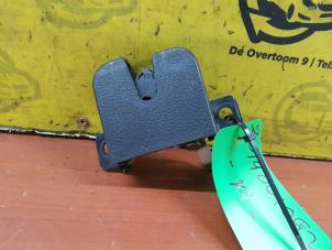 Used Boot lid lock mechanism Porsche Cayenne (9PA) 3.2 V6 24V Price on request offered by de Nollen autorecycling