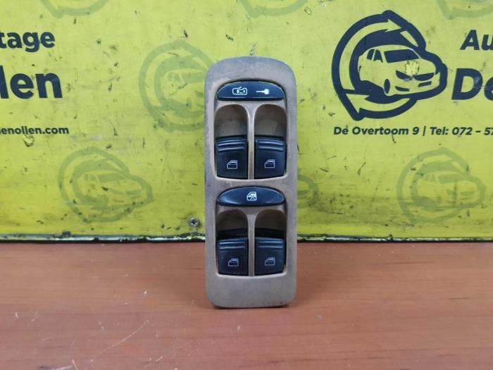 Usados Interruptor de ventanilla eléctrica Porsche Cayenne (9PA) 3.2 V6 24V Precio de solicitud ofrecido por autodemontage denollen