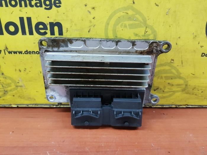 Used Engine management computer Renault Clio II (BB/CB) 1.2 16V Price € 50,00 Margin scheme offered by autodemontage denollen