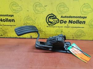 Used Accelerator pedal Renault Espace (JK) 3.5 V6 24V Price € 30,00 Margin scheme offered by de Nollen autorecycling