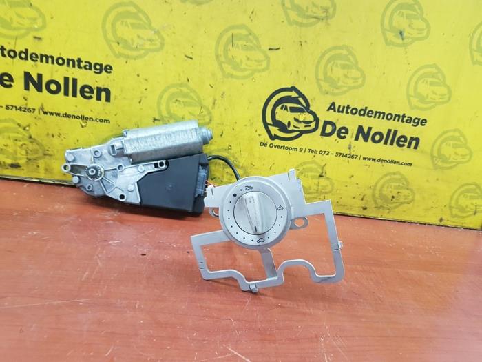 Używane Silnik szyberdachu Volkswagen New Beetle (9C1/9G1) 2.0 Cena na żądanie oferowane przez autodemontage denollen