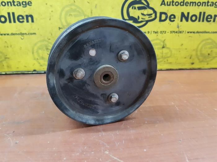 Begagnade Vattenpump Renault Master III (FV) 2.3 dCi 125 16V FWD Pris på förfrågan erbjuds av autodemontage denollen