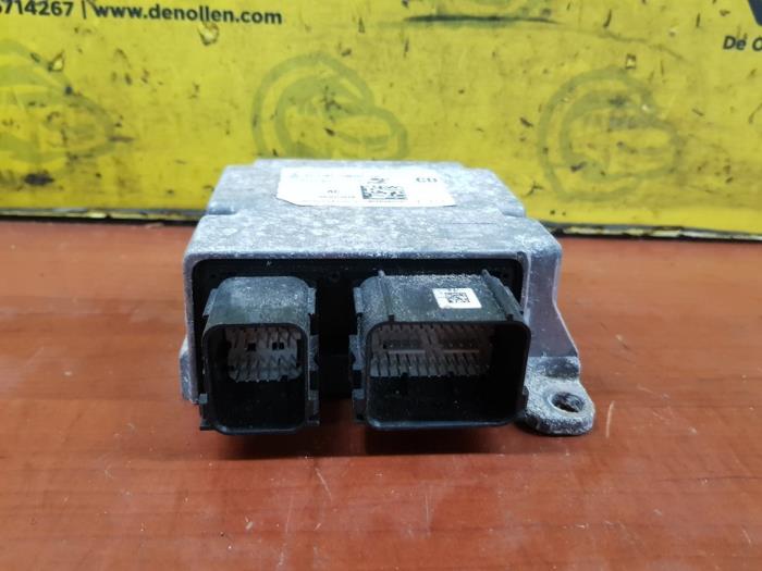 Gebrauchte Airbag Modul Ford Fiesta 6 (JA8) 1.0 EcoBoost 12V 100 Preis € 50,00 Margenregelung angeboten von autodemontage denollen